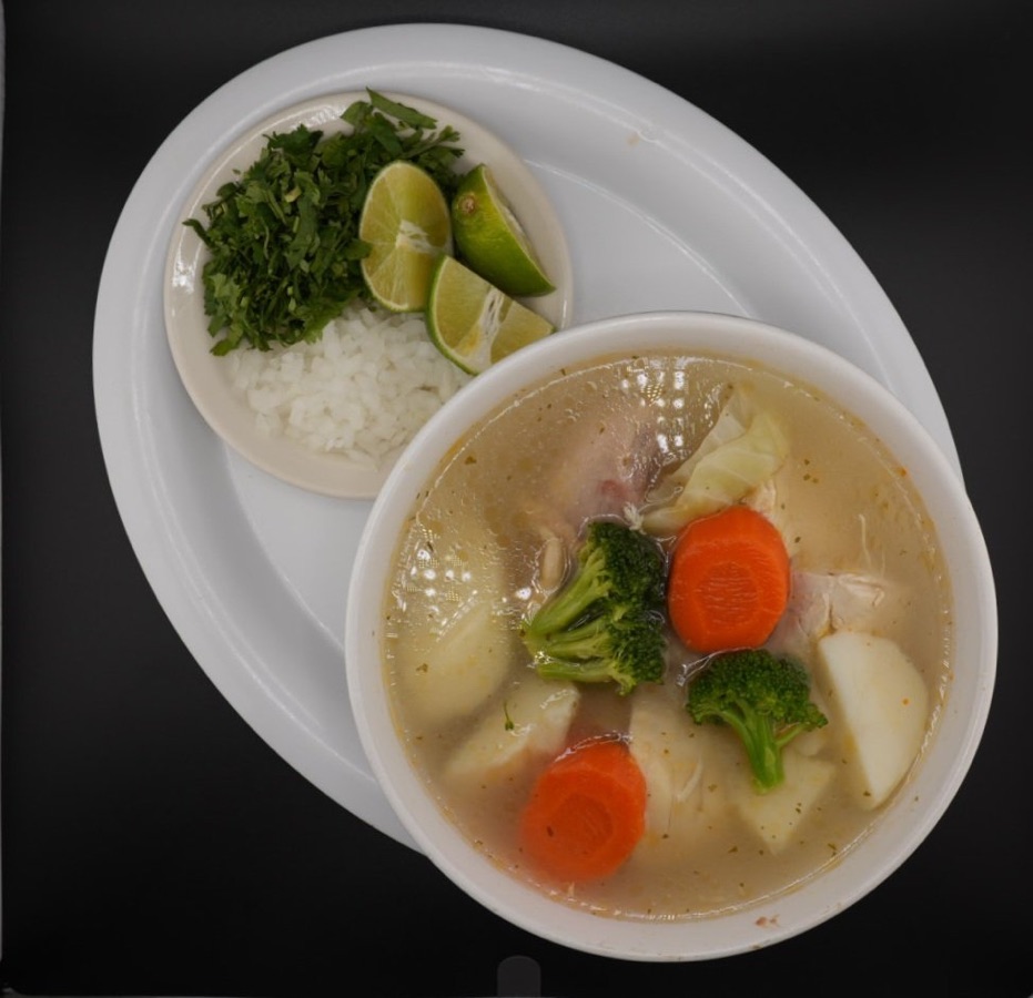 Caldo de Pollo